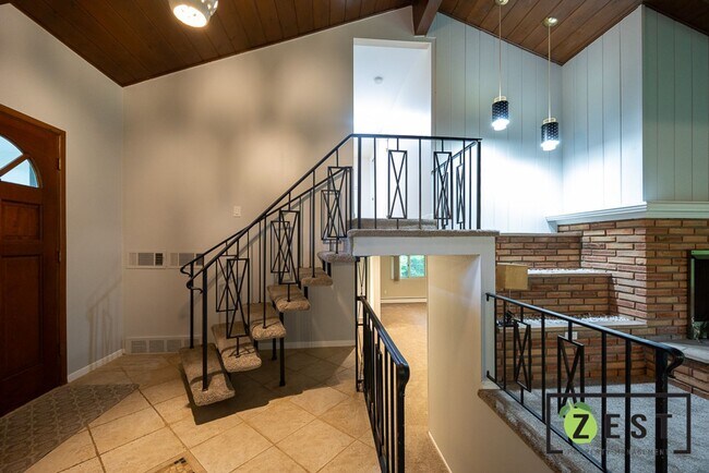 Building Photo - OPEN HOUSE Thursday August 29th 5-6pm