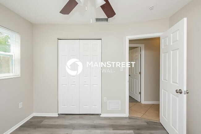 Building Photo - 3 Bedroom Pet-Friendly Home in SARASOTA, FL with Main Street Renewal