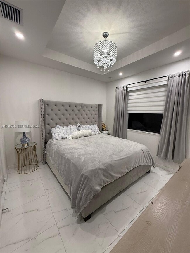 Building Photo - 21432 NE 2nd Path