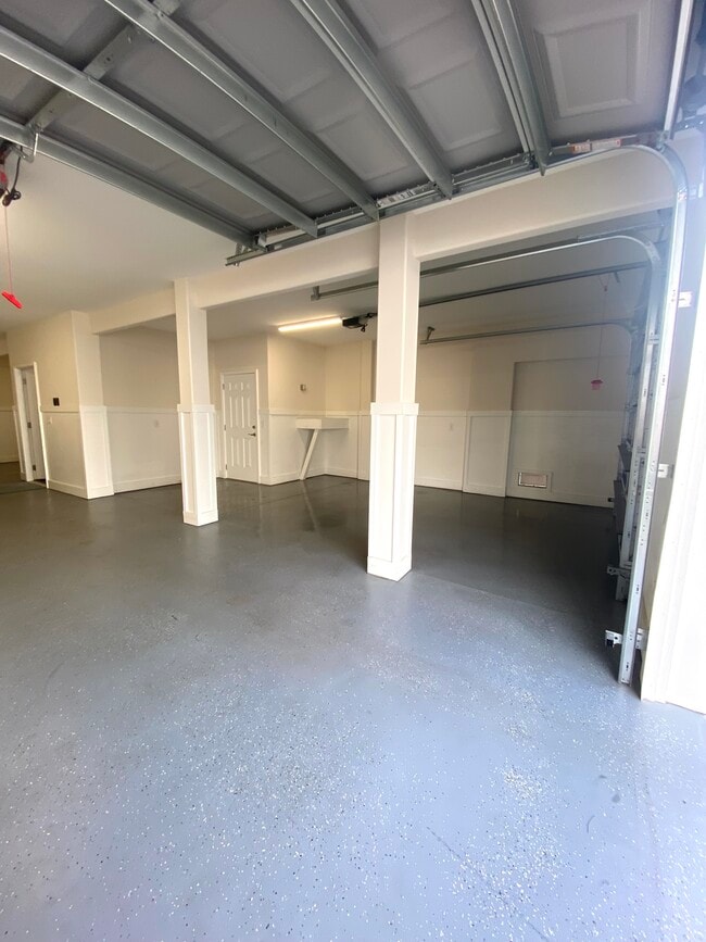 Building Photo - 137 Marblehead Dr