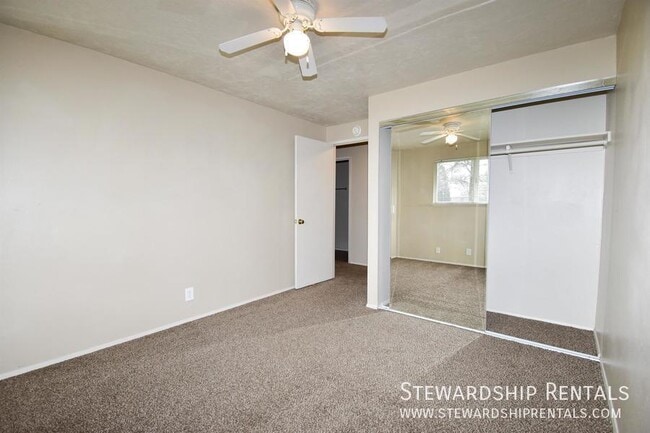 Building Photo - 336 S 51st Pl