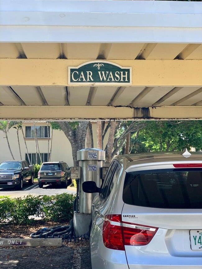 Building Photo - 13206 Glenmoor Dr