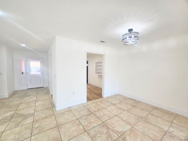 Building Photo - Single Story Senior Home - Newly Remodeled...
