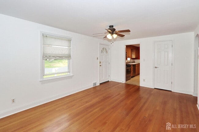 Building Photo - 2 Mohawk Dr