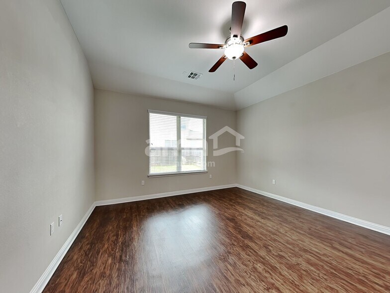 Building Photo - 6101 Gerard Dr