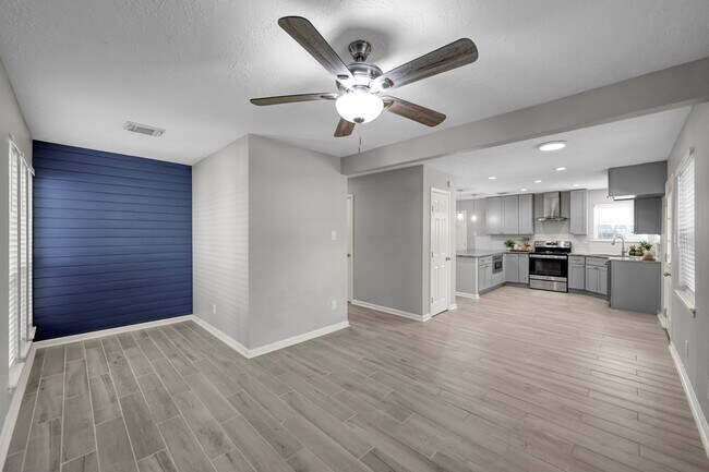 Building Photo - 8226 Autumn Willow Dr