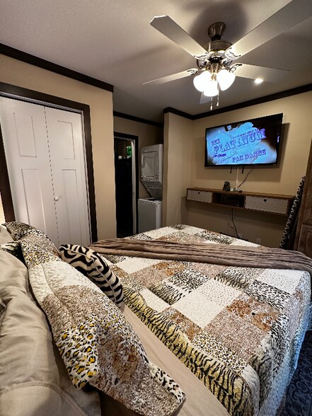 Building Photo - 342 TX-21