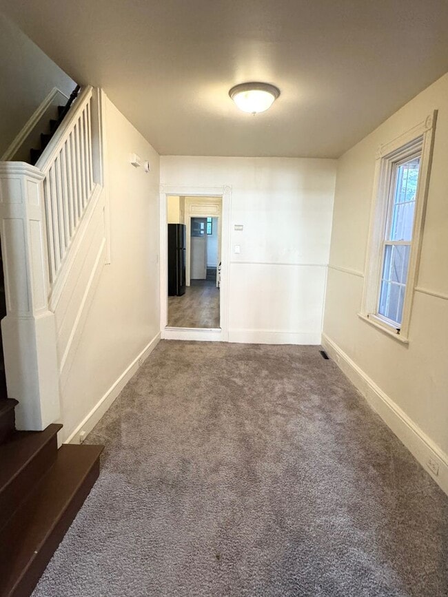 Building Photo - 3 Bedroom Semi-Detached Home