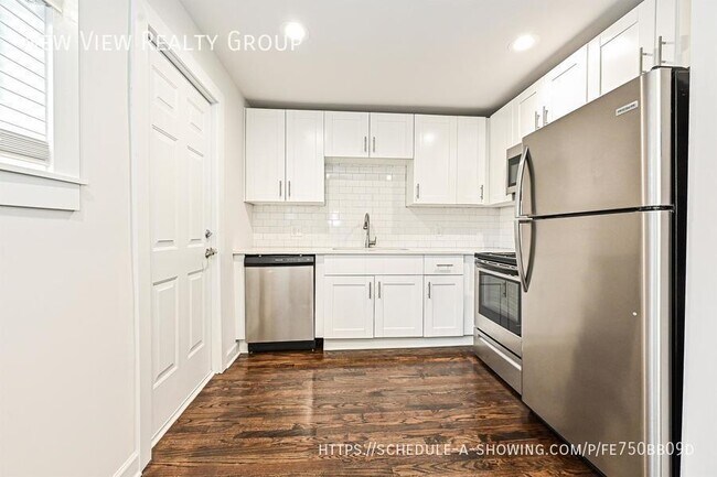 Building Photo - 215 S Gardner Ave