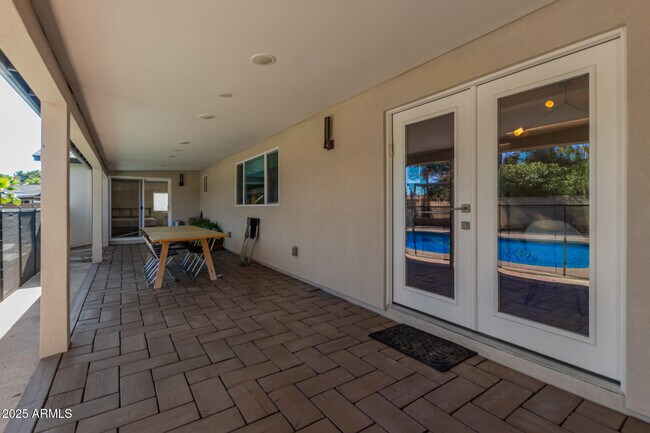 Building Photo - 5129 E Presidio Rd