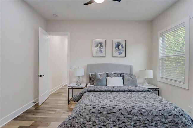 Building Photo - 2014 Cambridge Ave