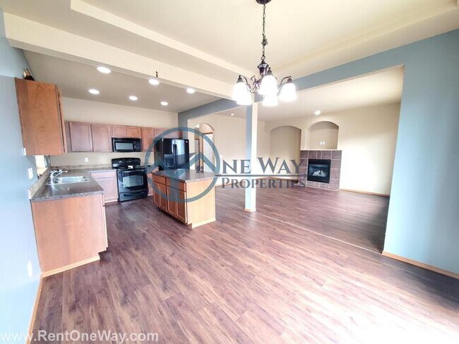 Building Photo - Amazing 3 Bed + 2 bonus rooms in Puyallup!
