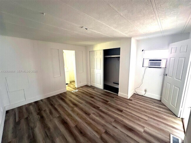 Building Photo - 2957 SW 54th St