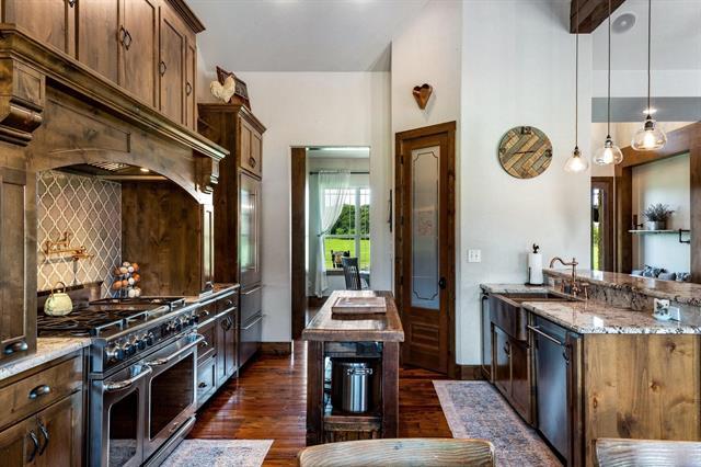 Building Photo - 6696 Paradise Dr