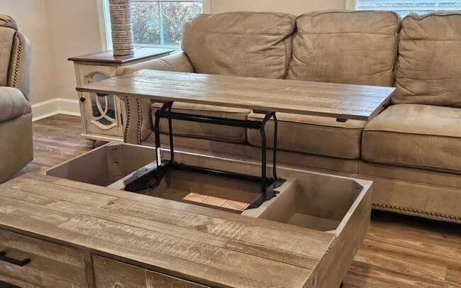 Building Photo - 137 SW Grand Magnolia Gln