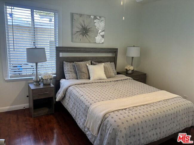 Building Photo - 2723 Ballard St