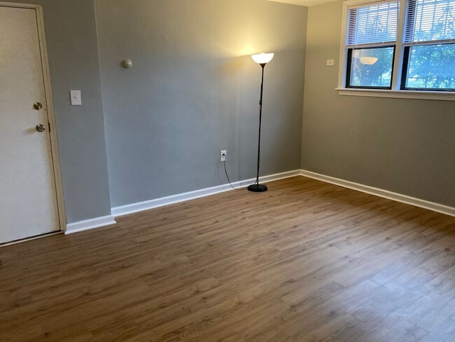 Building Photo - Lovely 1 BR/1 BA Condo in Brookland!