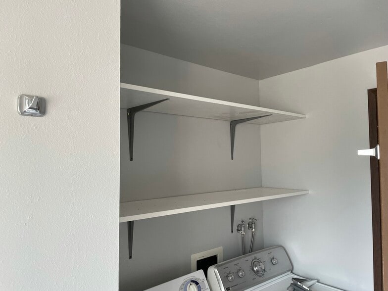 Building Photo - 345 NW Robert St