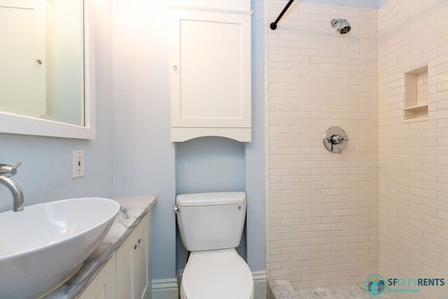 Building Photo - Potrero Hill: Remodeled Top Floor with City Views, Bonus Room & 2 Car Parking