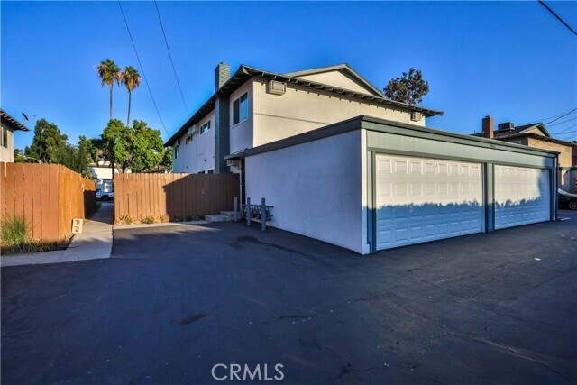 Building Photo - 2963 Elgin Dr