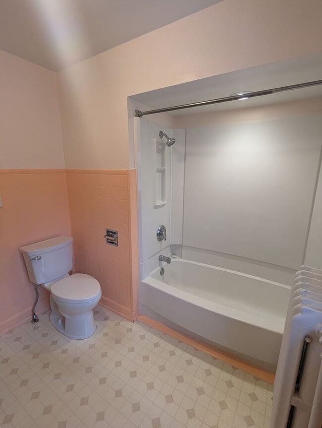 Building Photo - 5921 London Rd