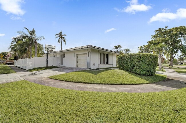 Building Photo - 3681 N 54th Ave