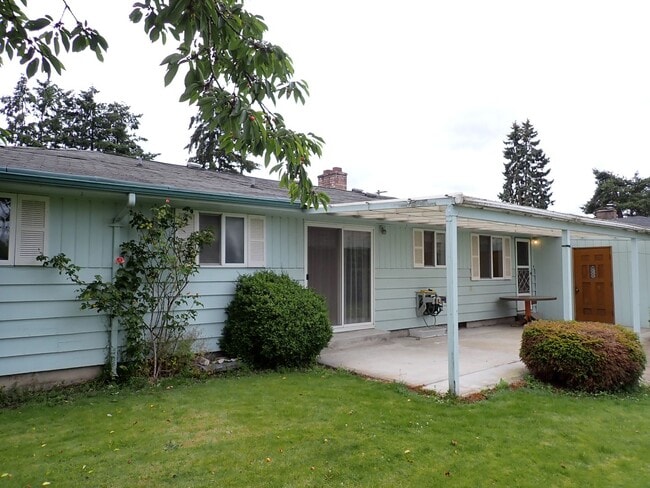 Building Photo - Great Puyallup Valley Rambler