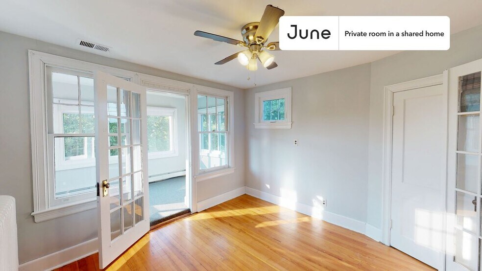Building Photo - Room in Shared 6 bed/3 bath home in Brookland