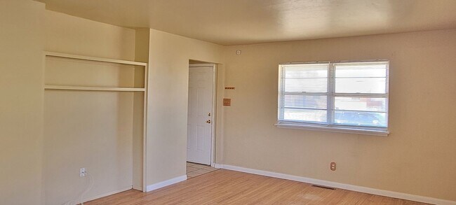 Building Photo - 2909 Hockenhull Ave