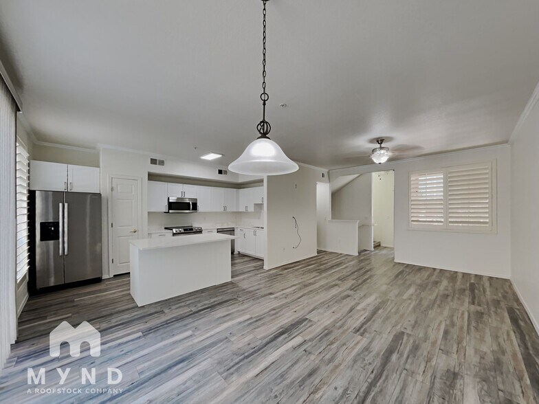 Building Photo - 18250 N Cave Creek Rd