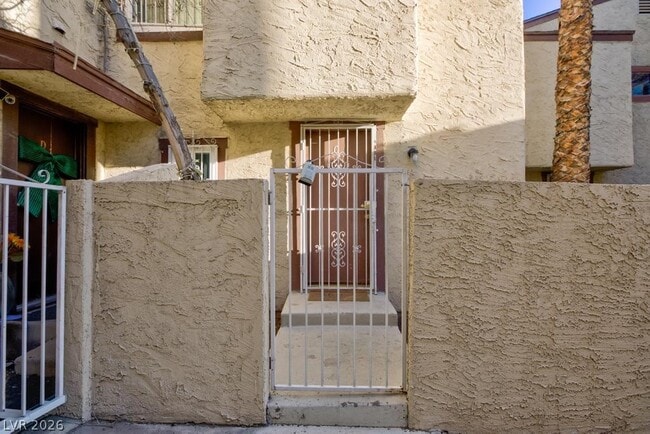 Building Photo - 5031 Spencer St