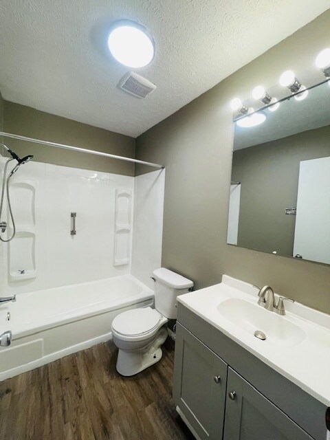 Building Photo - Branson Single Family Home