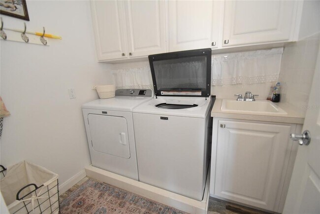 Building Photo - 5397 Davini St