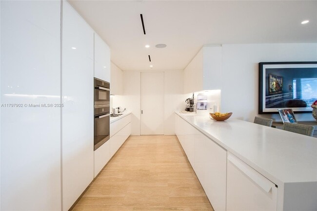 Building Photo - 9001 Collins Ave