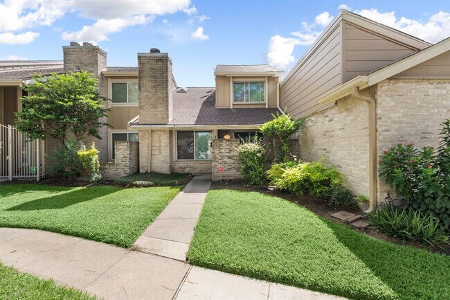 Primary Photo - 2383 Crescent Park Dr