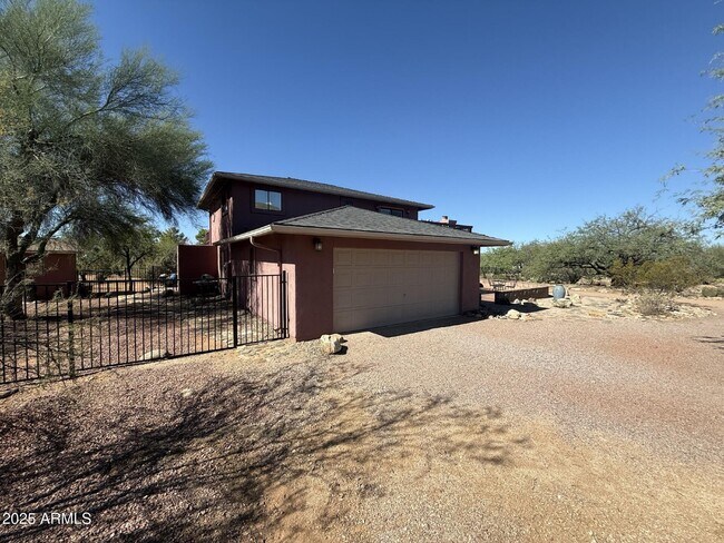 Building Photo - 5081 N Bear Canyon Rd