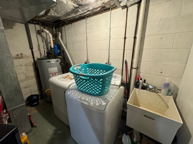 Building Photo - 3 Bedroom 1.5 Bathroom Available in Lancaster