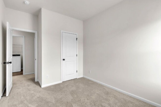 Building Photo - New Construction 3BR/2.5BA Townhome with Loft in Downtown Travelers Rest