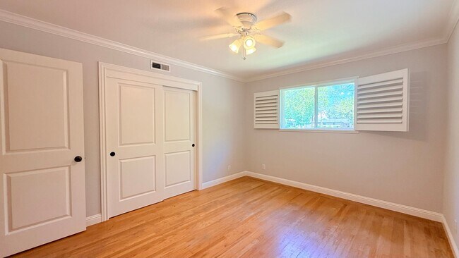 Building Photo - 1771 Lynwood Dr