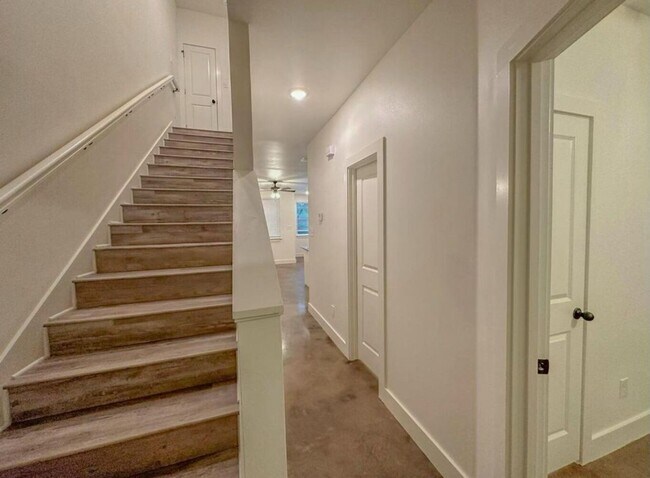 Building Photo - Beautiful Heart of Lubbock Duplex