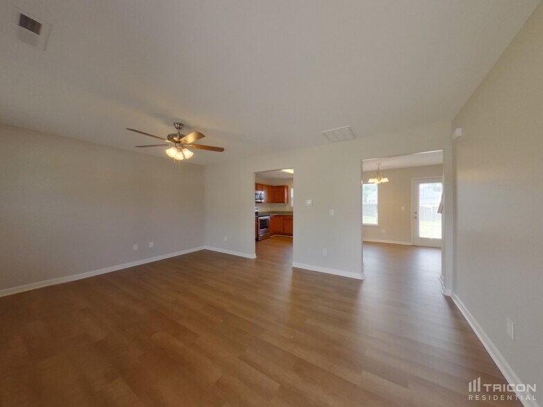 Building Photo - 657 Switchback Ct