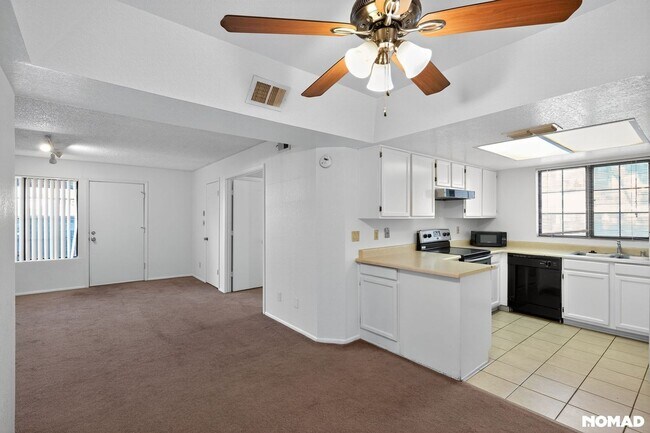 Building Photo - 1905 E University Dr