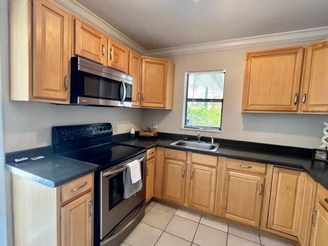 Building Photo - 1223 NE 18th Ave