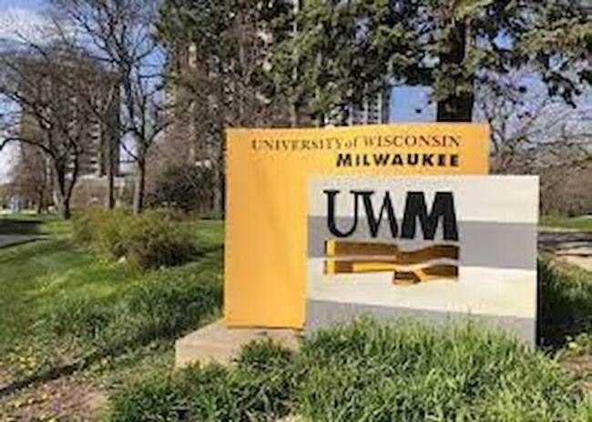 Building Photo - 4 Bedroom Near UWM Campus