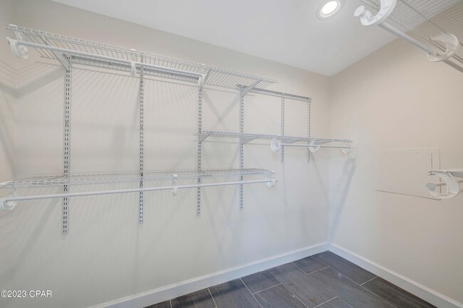 Building Photo - 2316 W Beach Dr