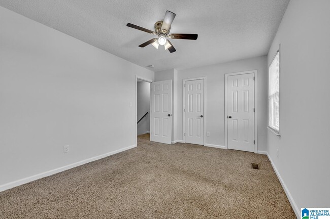 Building Photo - 2555 Hampstead Dr