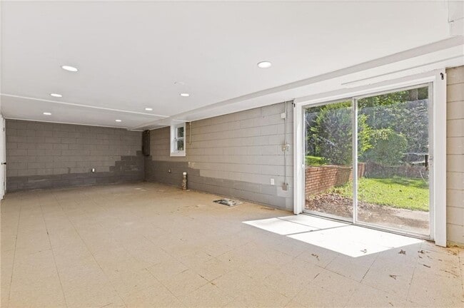 Building Photo - 3269 Pamlico Dr SW