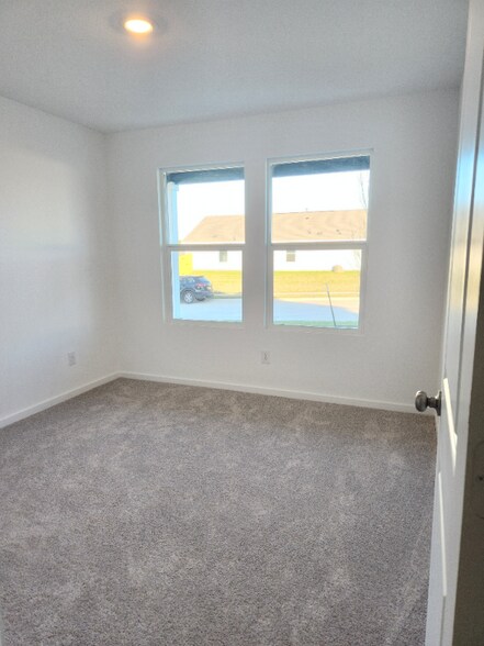 Building Photo - 302 Asterwood Ln