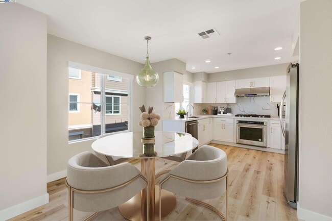 Building Photo - 4579 Mangrove Dr