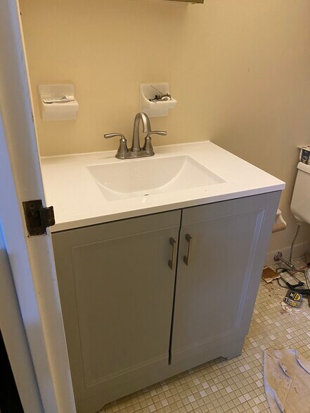 New en-suite vanity - 500 Campbell Cir